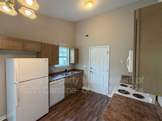 Building Photo - 3385 Hunting Wood Ct