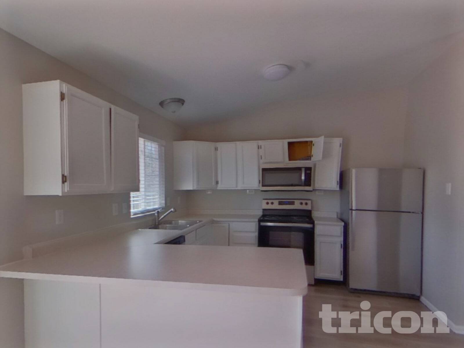 Building Photo - 308 N 46th Ave