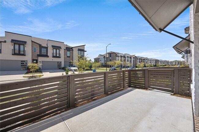 Building Photo - 19726 Curved Steel Dr