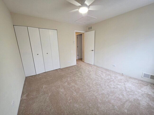 Building Photo - 482 Betsy Ross Ct