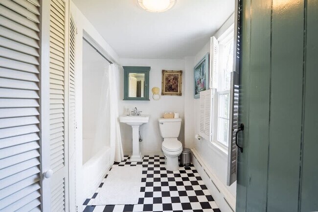 Building Photo - 1357 Canal Rd