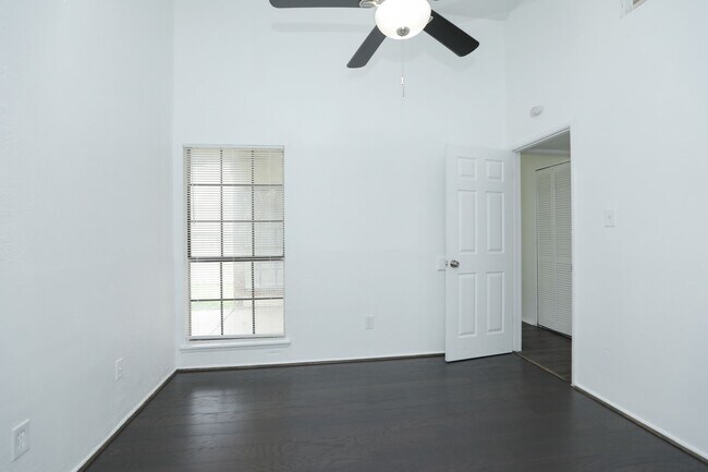 Building Photo - 17518 Bullis Gap Dr