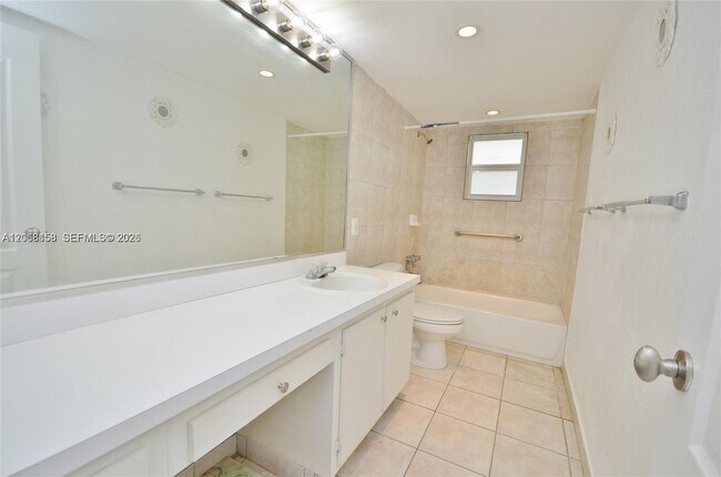 Building Photo - 7440 Miami Lakes Dr