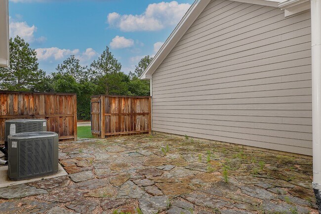 Building Photo - 154 Kendrick Pines Blvd