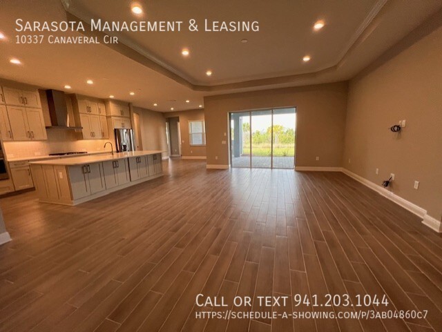 Building Photo - 10337 Canaveral Cir