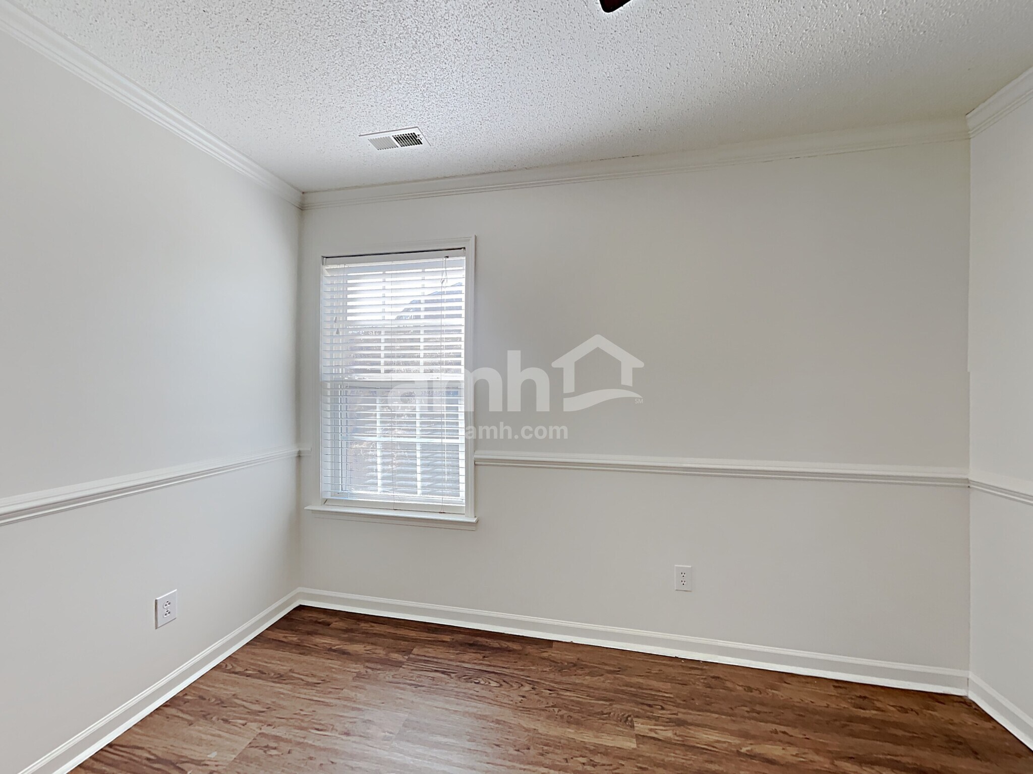 Building Photo - 4901 Alenja Ln