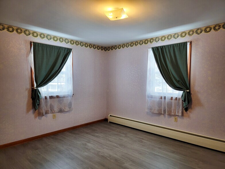 Building Photo - 745 PA-897