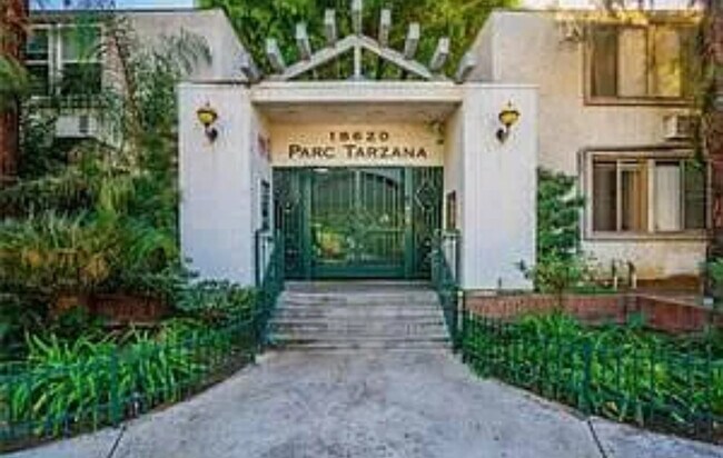 Building Photo - 18620 Hatteras St