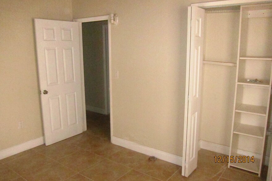 Building Photo - 3701 SW 48th Ave