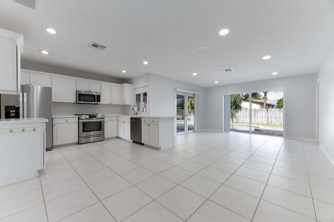 Building Photo - 4695 Brandywine Dr