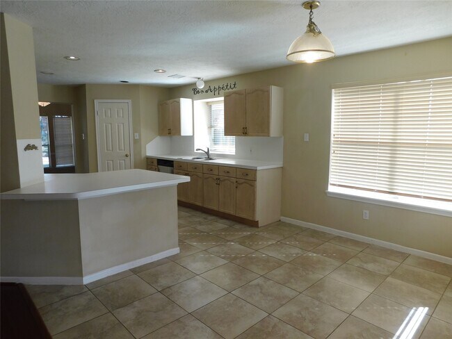 Building Photo - 122 High Meadows Dr