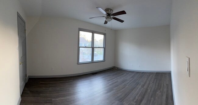 Building Photo - 1002 N Glen Dr