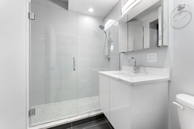 Building Photo - 1546 W Jonquil Terrace