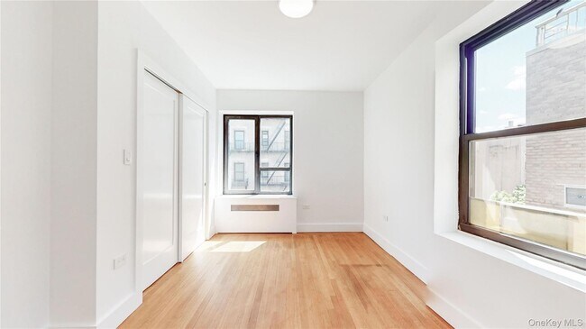 Building Photo - 420 Central Prk W