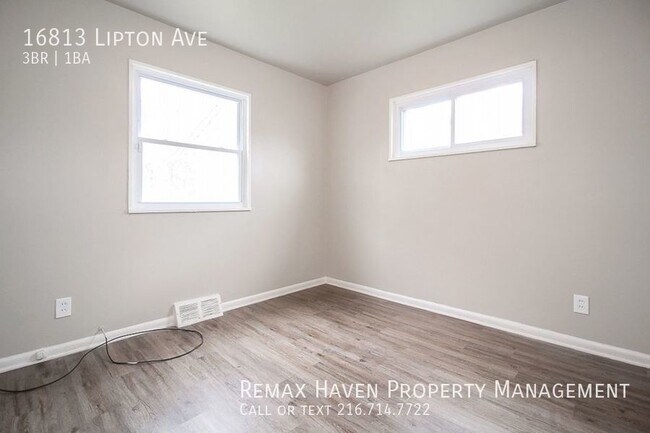 Building Photo - 16813 Lipton Ave, Cleveland - Charming 3 B...