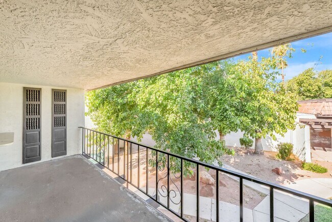 Building Photo - Modern Comfort Minutes from the Heart of Las Vegas!