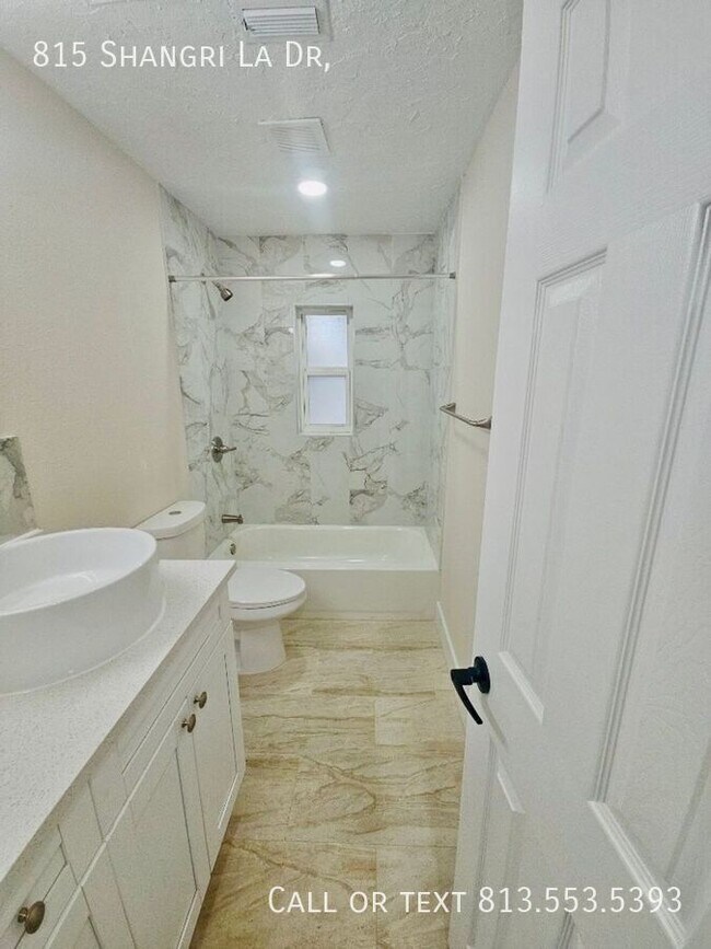 Building Photo - 815 Shangri La Dr