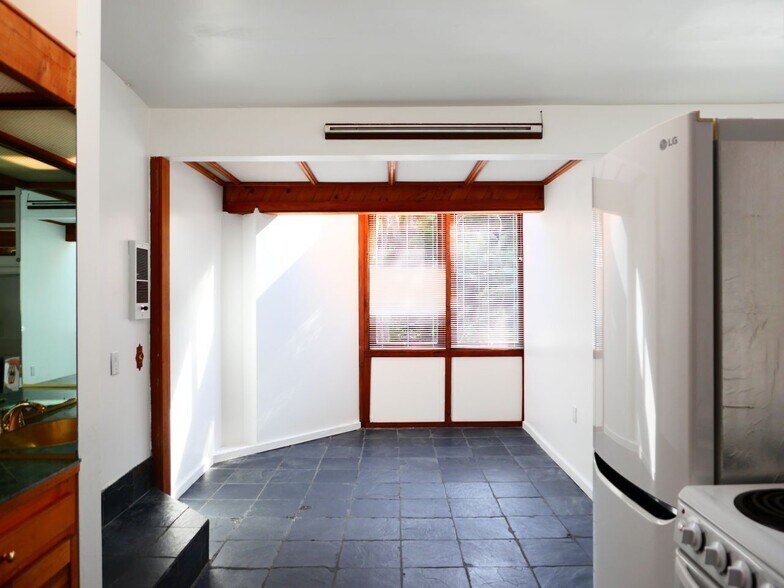 Building Photo - 6456 Surfside Way