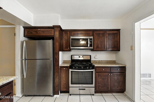 Building Photo - 5709 Hemmingway Dr