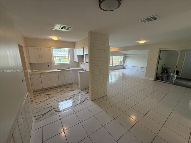 Building Photo - 7410 Granada Blvd