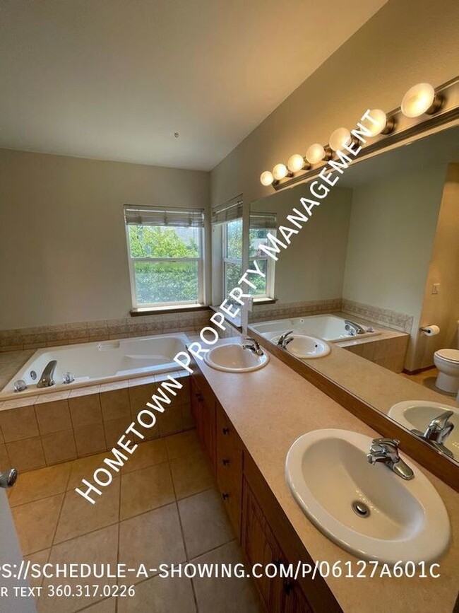 Building Photo - Beautiful Spanaway 3+ Bedroom Home with Ai...