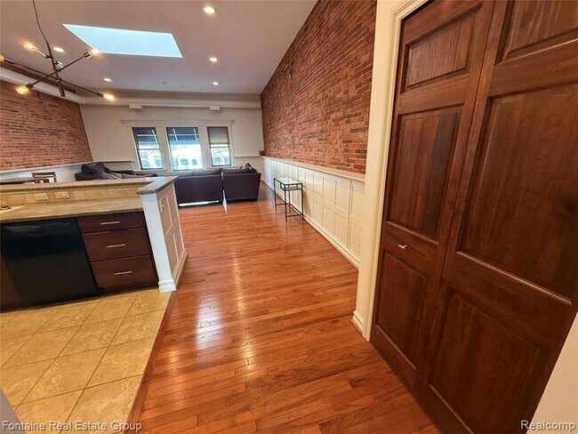 Building Photo - 107 W Grand River Ave