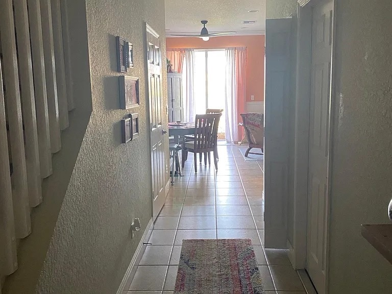 Building Photo - 1077 Cheval Dr