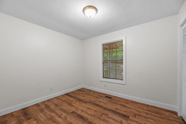 Building Photo - Beautifully Remodeled 3-Bedroom Home with ...
