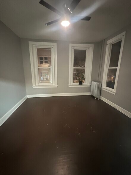 Building Photo - 243 N Queen St