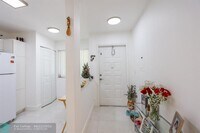Building Photo - 9560 Weldon Cir