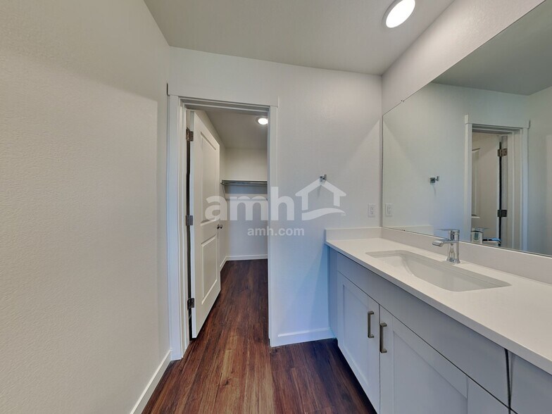 Building Photo - 23484 E 2nd Pl