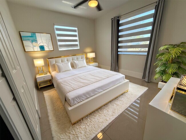 Building Photo - 2300 SW 43rd Terrace