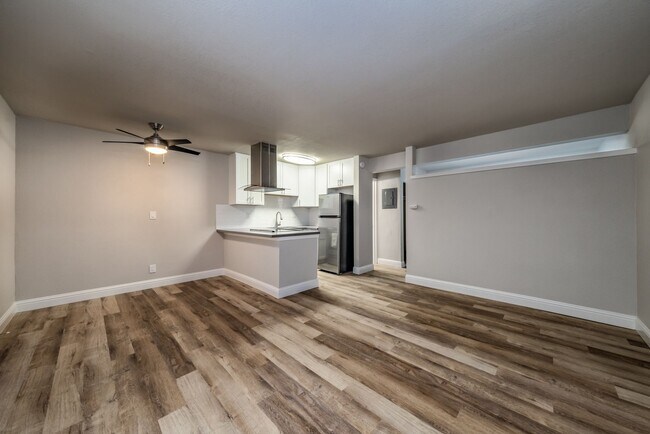 Building Photo - Fully remodeled studio apartment in gated ...