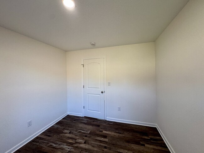 Building Photo - 6173 Unitia Rd