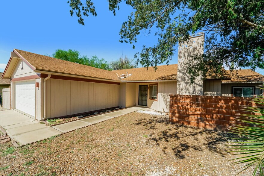 Building Photo - 10061 E Domenic Ln
