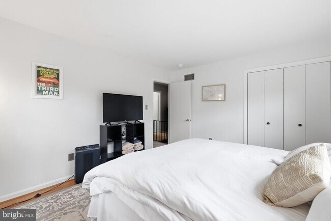 Building Photo - 6605 Grey Fox Dr