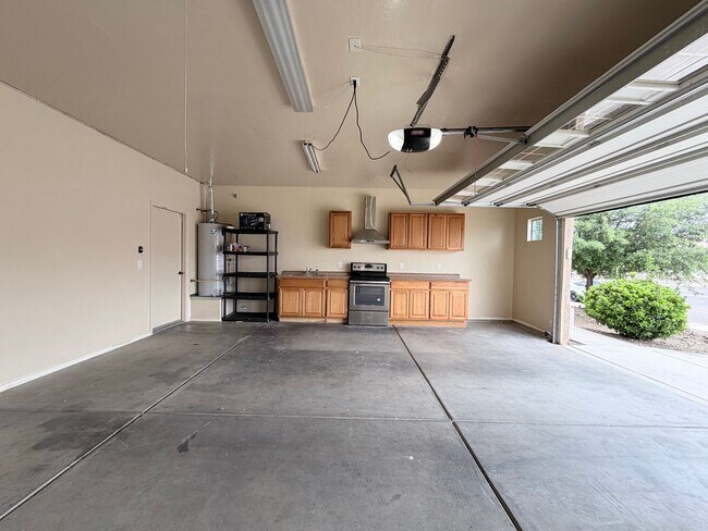 Building Photo - 3BR/2BA/2.5CG, 1861 sq.ft. rental in Sierra Vista, AZ