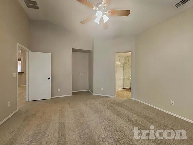 Building Photo - 25738 W St Catherine Ave