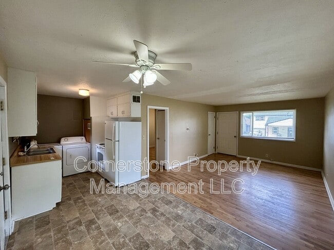 Building Photo - 818 Elm St