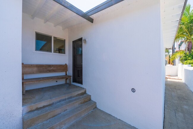 Building Photo - Hermosa Beach Home Rental