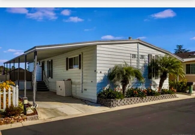 Building Photo - 444 N El Camino Real