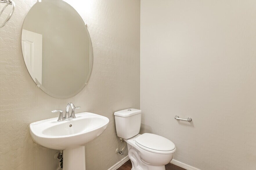 Building Photo - 698 Calamus Palm Pl