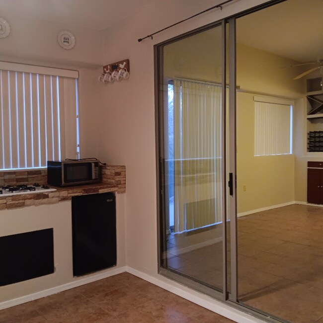 Building Photo - 2742 N Ave Valiente