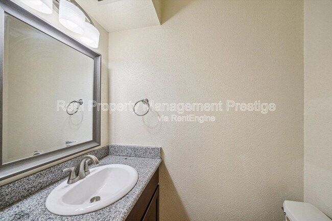 Building Photo - 3003 Falk Ct