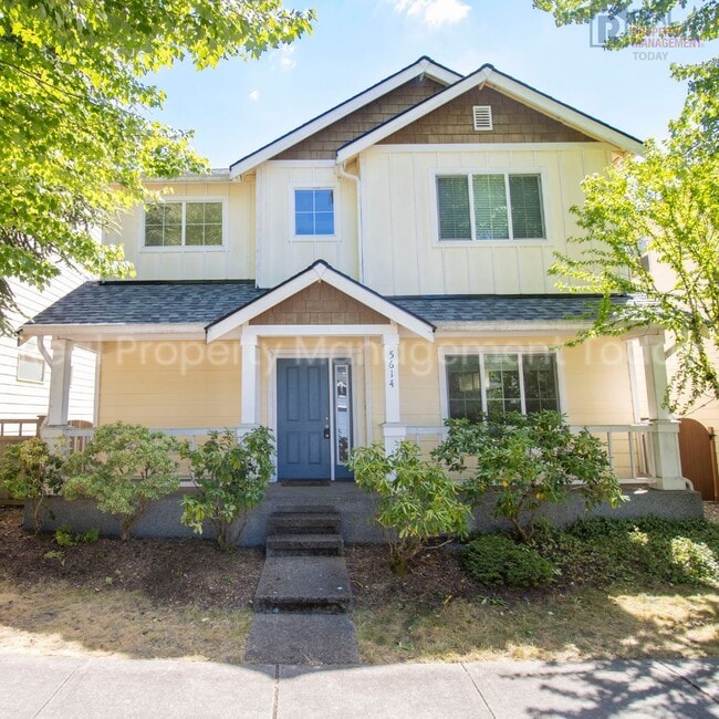 Building Photo - 3 Bedroom With Large Bonus Room!