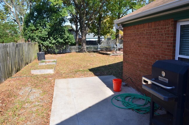 Building Photo - 1504 Glenmont Ct