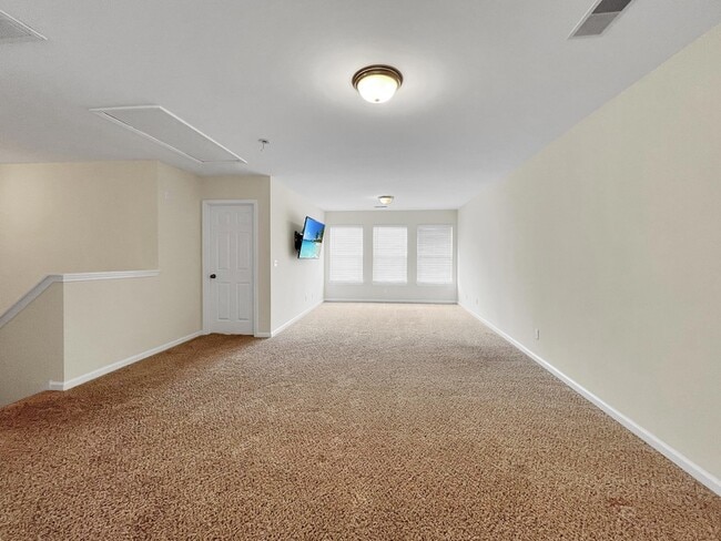 Building Photo - 4824 Willow Brook Ln