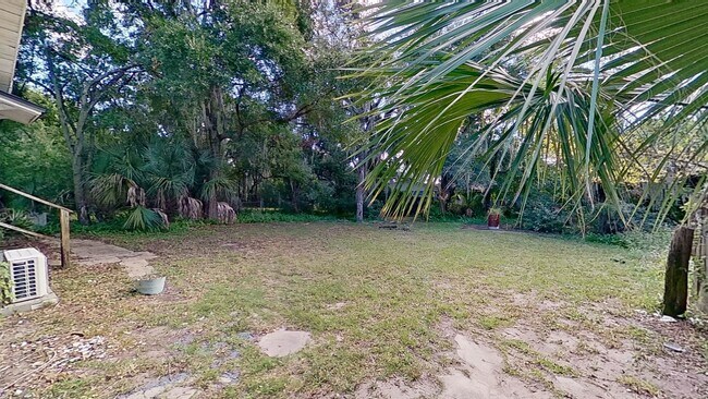 Building Photo - 5-Bedroom Home in Springfield!