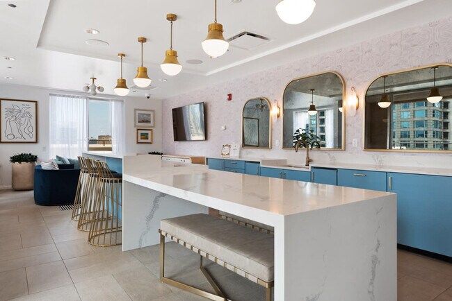 Building Photo - 45 E Chicago Ave