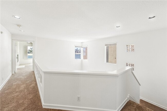 Building Photo - 5824 Spinnaker Bay Dr